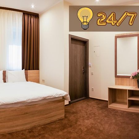 Twin Apart Hotel Kyiv Exterior photo